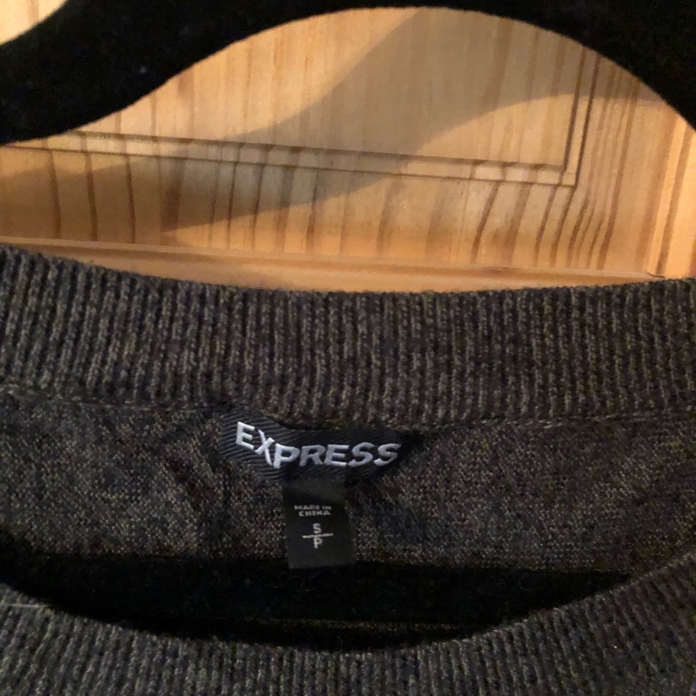 Express sweater - Picture 3 of 3